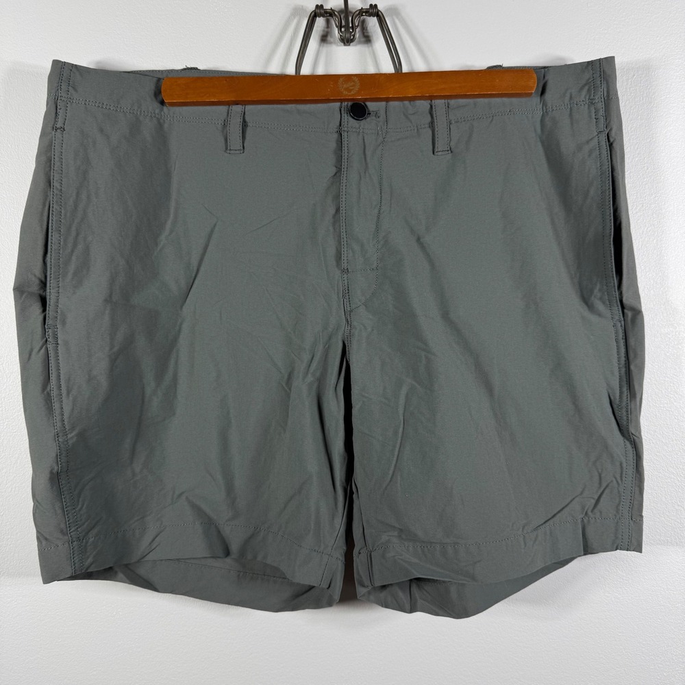 Gap Tech Short Pavement Gray 38